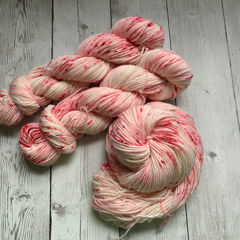 DK - RUBY™ -  Speckle Dyed - 274 yds 3.5 oz RTS (923)