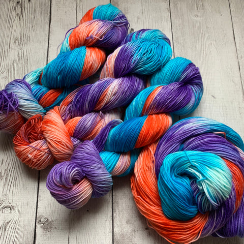 SOCK WEIGHT -"CARIBBEAN CORAL 2020" -  HandPaint  - 463 yds 3.5 oz  RTS (0103)