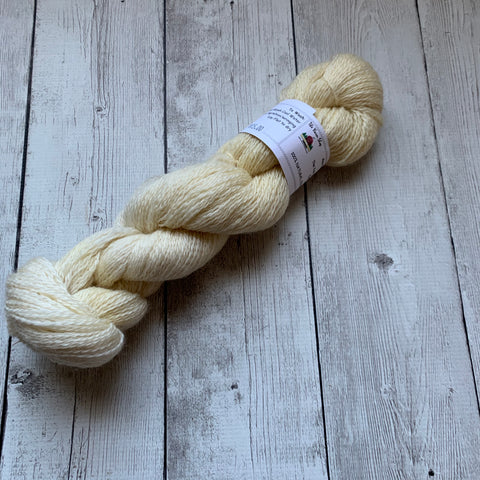 DK - Romney wool -  WHITE 200 yds 2.5 oz