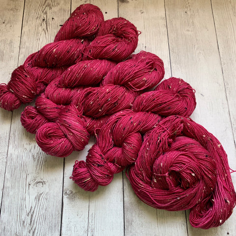 SOCK WEIGHT -  RASPBERRY  Solid Kettle Dyed weight - Donegal Tweed 435 yds 3.5 oz RTS (923)