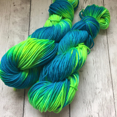 WORSTED - Psychedelic Seas™ Hand Painted - 218 yds (808)